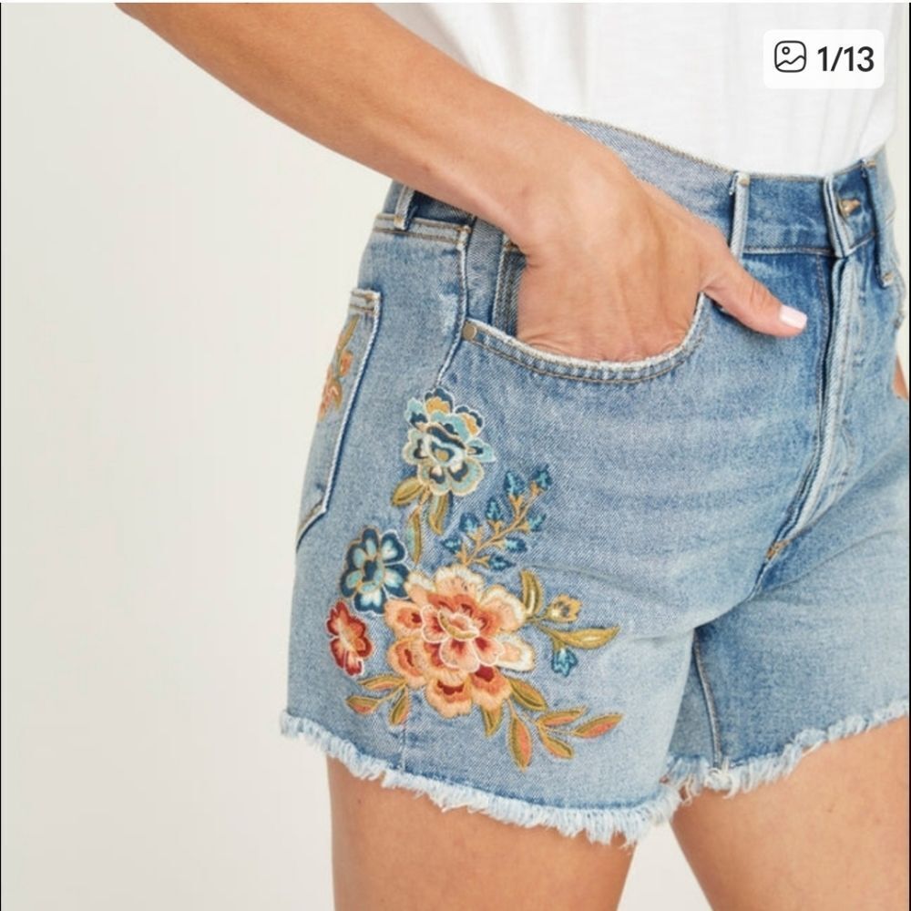 DRIFTWOOD Goldie Maui Floral Embroidered Cut Off Denim Shorts NWT Size 25